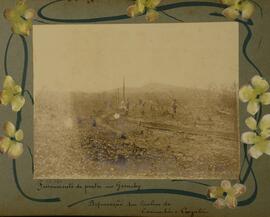 Fincamento de postes no Guachy: bifurcação das linhas de Corumbá e Cuyabá [Cuiabá]