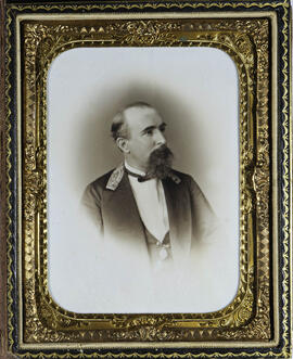 [Retrato de homem não identificado]