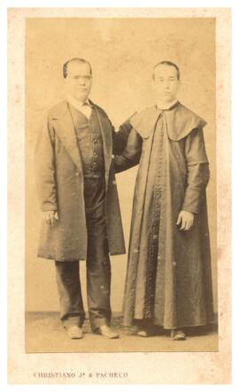 [Retrato de dois homens não identificados]