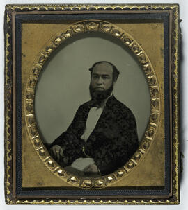 [Retrato de homem não identificado]